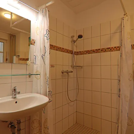 Apartment Reihenhaus Duenenwaldhaus In Trassenheide